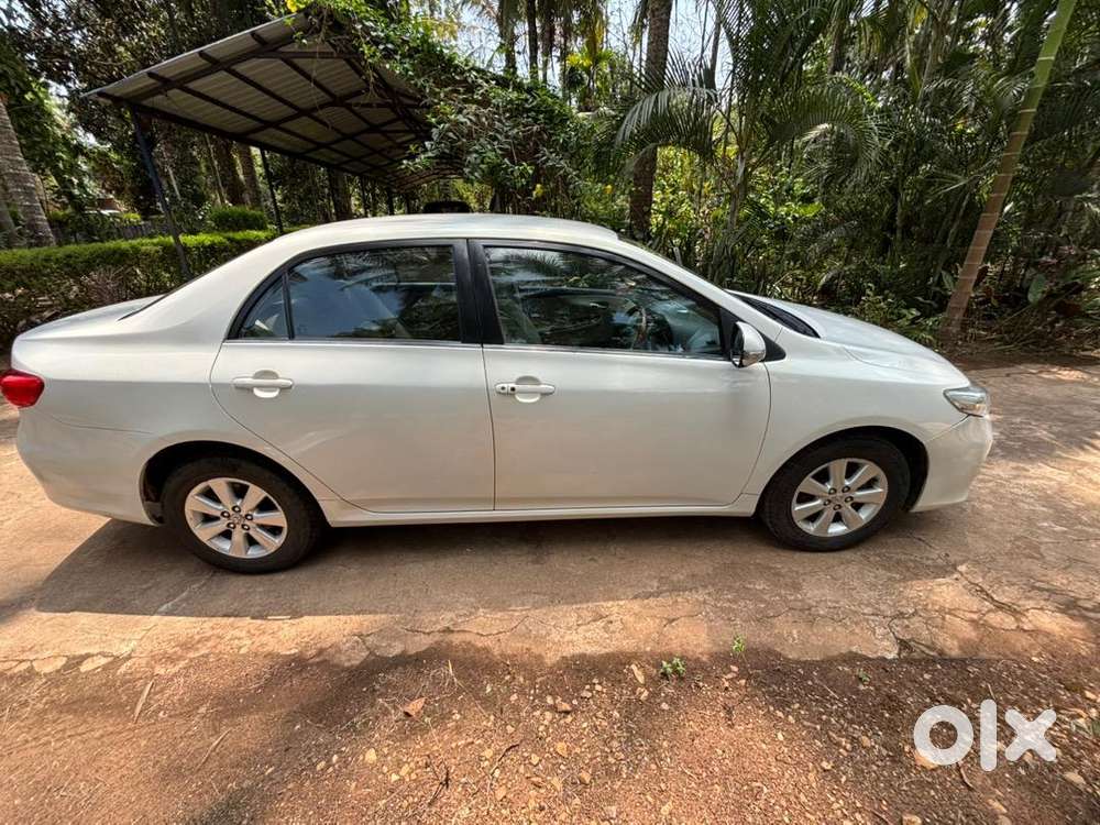 Toyota Corolla Altis 2011 Petrol Well Maintained