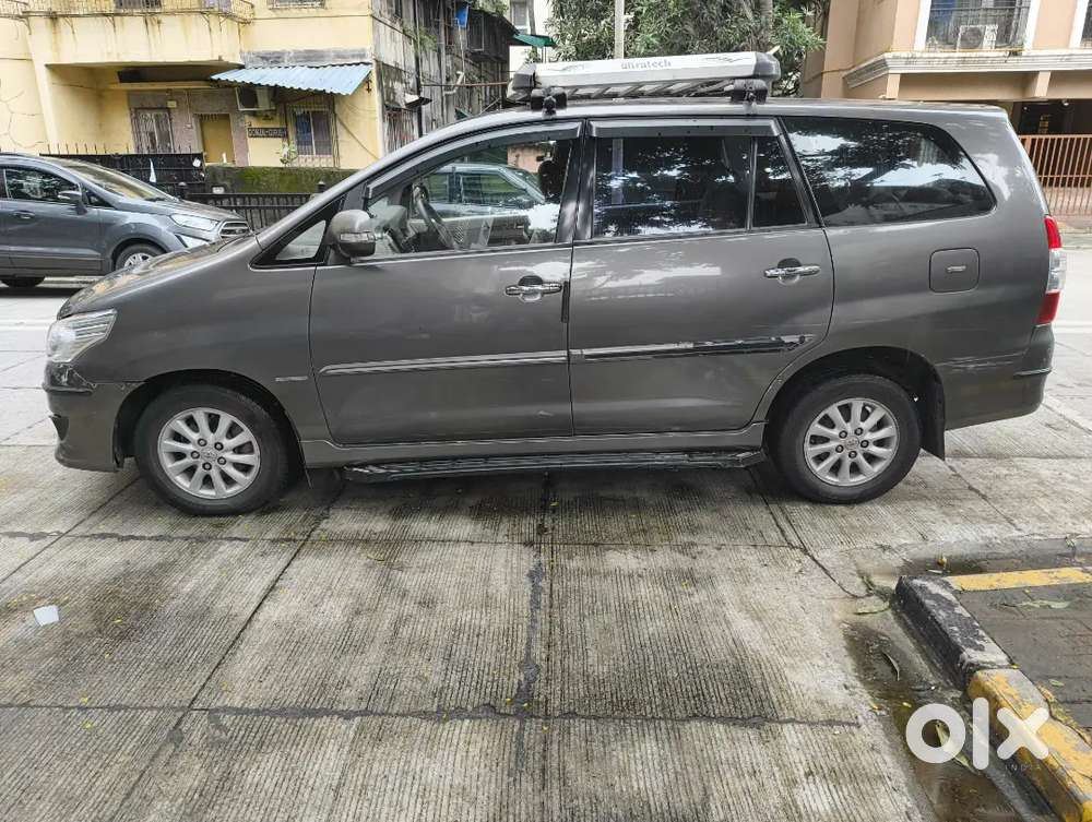 Toyota Innova 2.5 V 2012