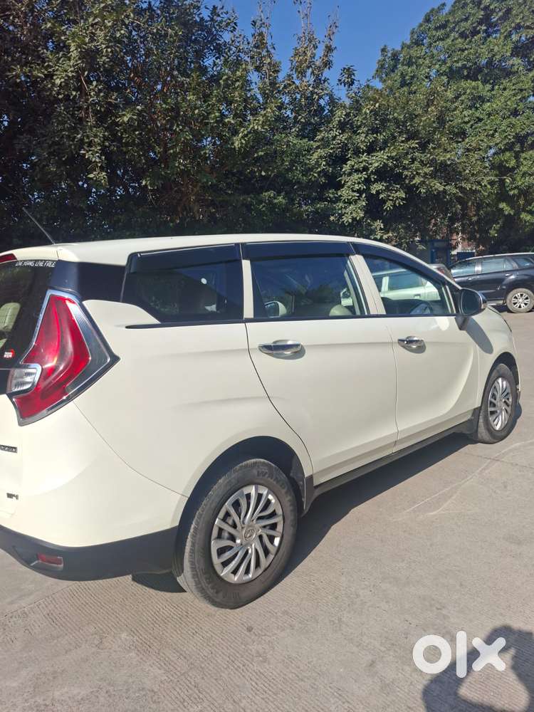 Mahindra Marazzo M4, 2019, Diesel