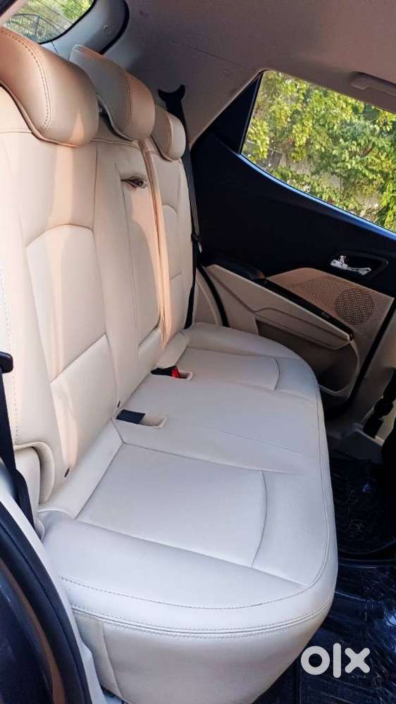 Mahindra Xuv300 W8, 2022, Petrol