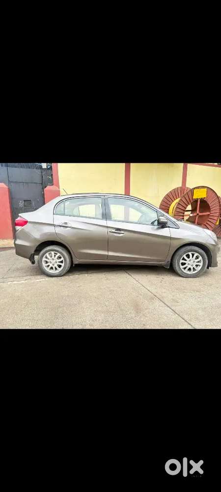 Honda Amaze 2013 October Petrol Well Maintained