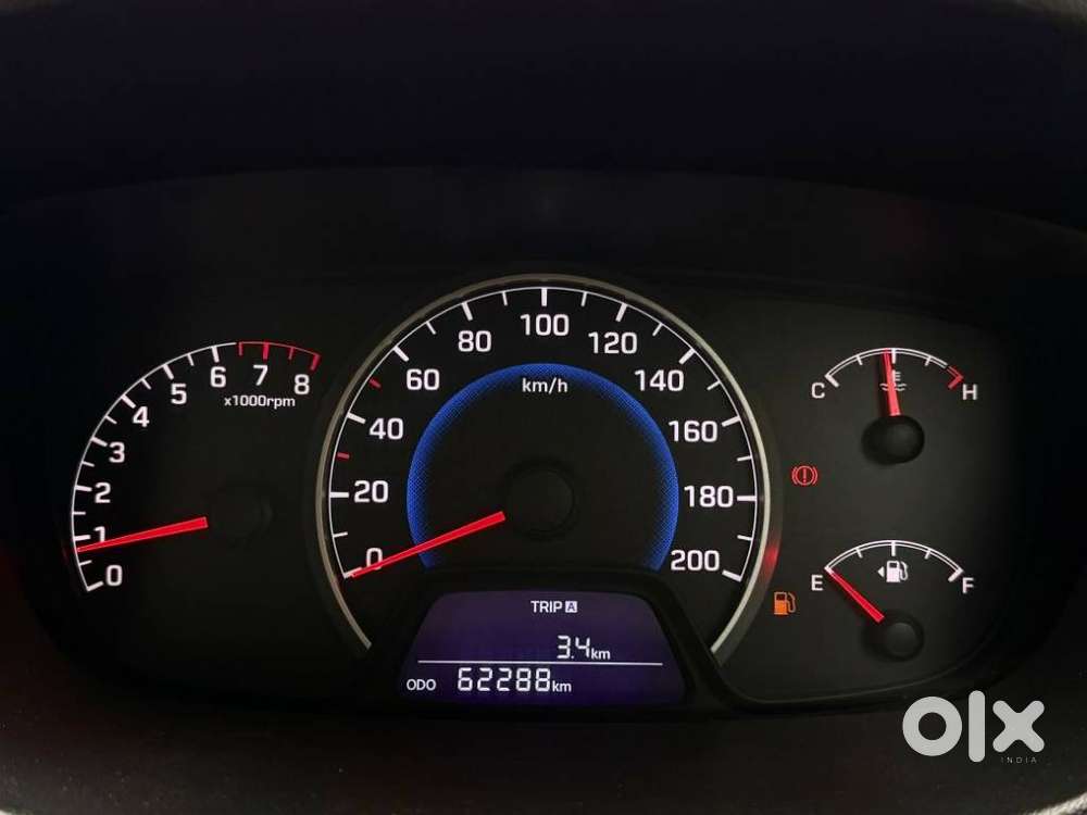 Hyundai Grand I10 Sportz, 2015, Petrol