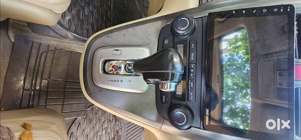 Sunroof, Fully Automatic And Manual Transmission,  Complete Luxury Suv