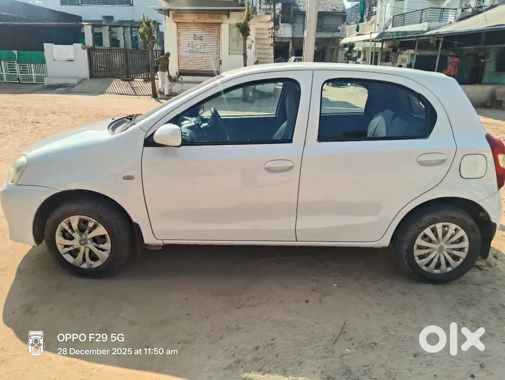 Toyota Liva Cng