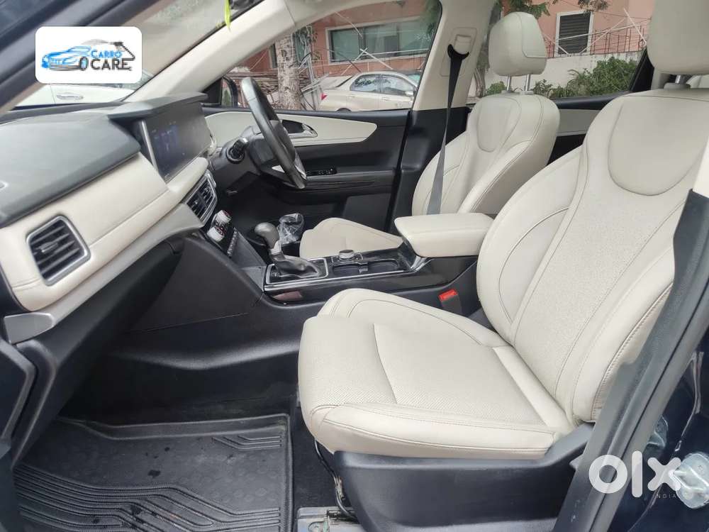 Mahindra Xuv700 2.2 Ax 7 Diesel At Luxury Pack Str Awd, 2022, Diesel