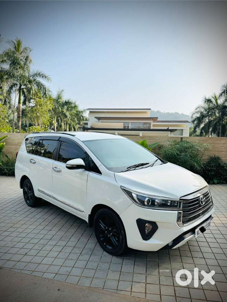 Toyota Innova Crysta 2.8z Automatic, 2016, Diesel