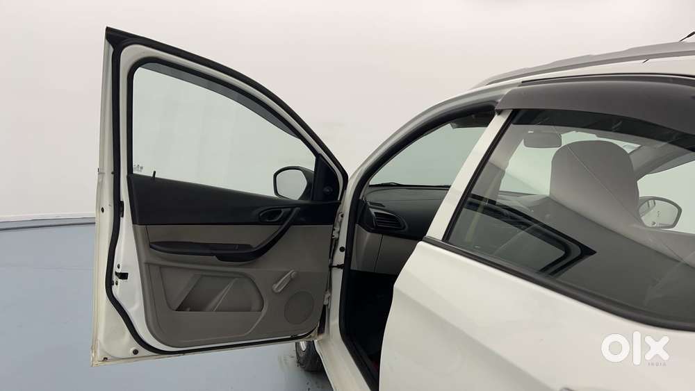 Tata Tiago Xe, 2019, Petrol