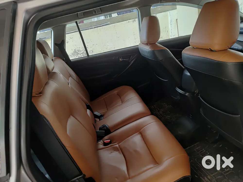 Toyota Innova Crysta 2.4g 8 Seater Full Showroom Record