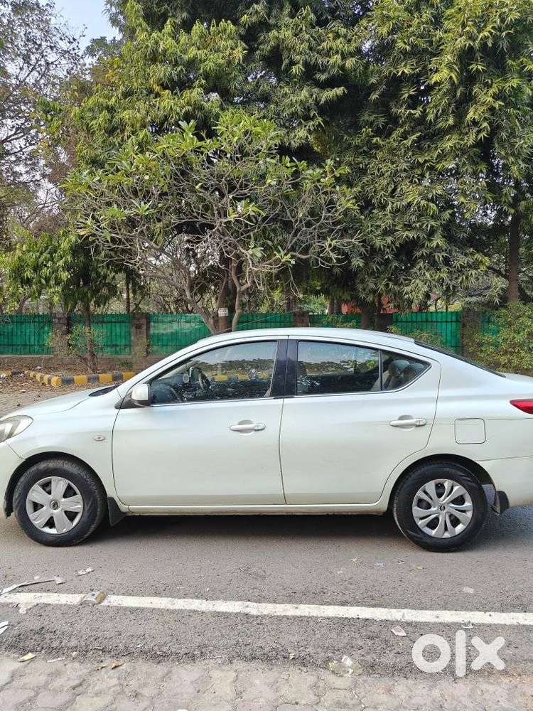 Renault Scala Rxe, 2013, Petrol