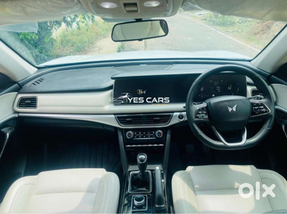 Mahindra Xuv700 2.2 Ax 7 Diesel Mt Str, 2025, Diesel
