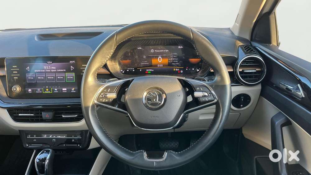 Skoda Slavia 1.0 Tsi Style At, 2023, Petrol
