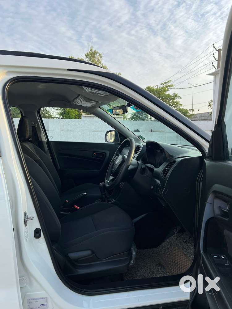 Maruti Suzuki Brezza 1.5 Vxi Smart Hybrid, 2022, Petrol