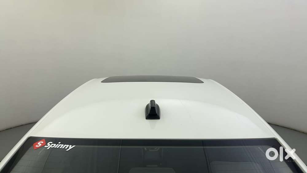 Skoda Slavia Style 1.0l Tsi At, 2022, Petrol