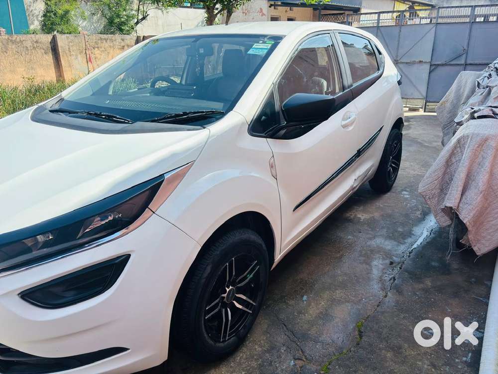 Tata Altoz Petrol 2022