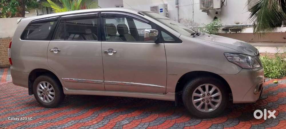 Toyota Innova 2012 Diesel Well Maintained
