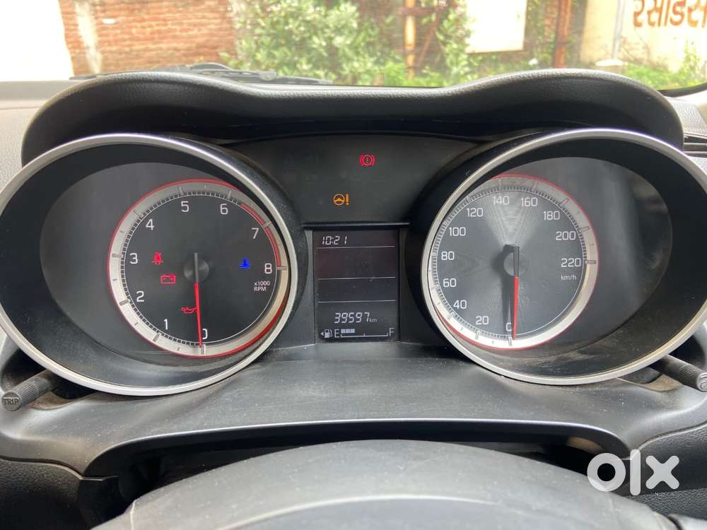 Maruti Suzuki Swift Vxi + Manual, 2023, Petrol