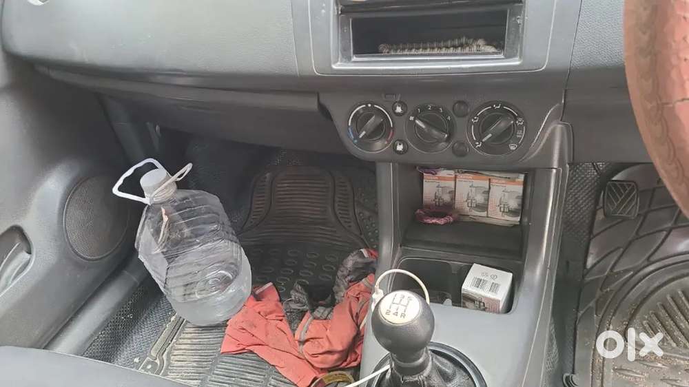 Maruti Suzuki Dzire 2015 Diesel 273303 Km Driven