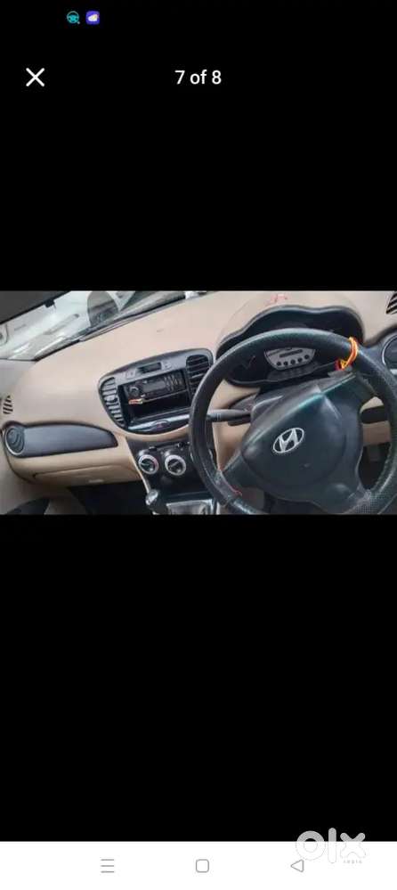 I10 मैग्ना 1.2 पावर स्टीयरिंग एलसीडी लगी हुई है