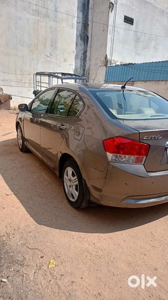 Honda City Zx 2011 Petrol Well Maintained