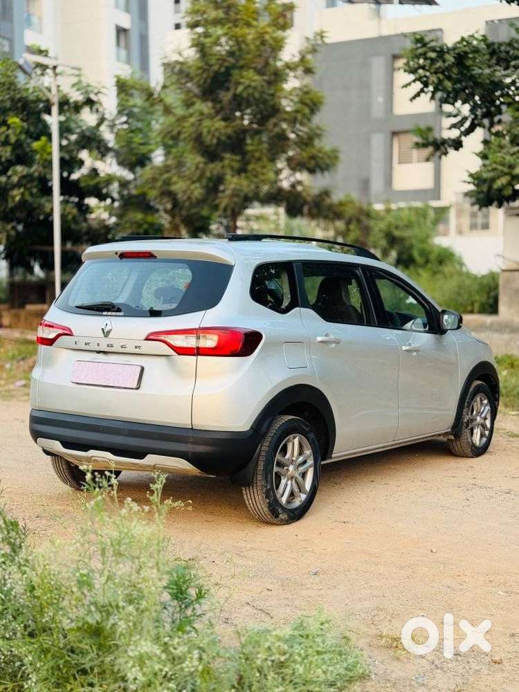 Renault Triber Rxz, 2022, Petrol