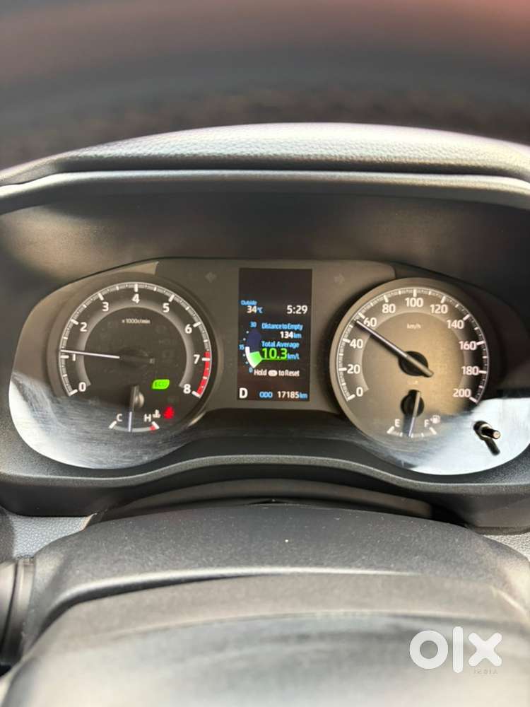 Toyota Innova Hycross 2025 Dec 24 Mfg