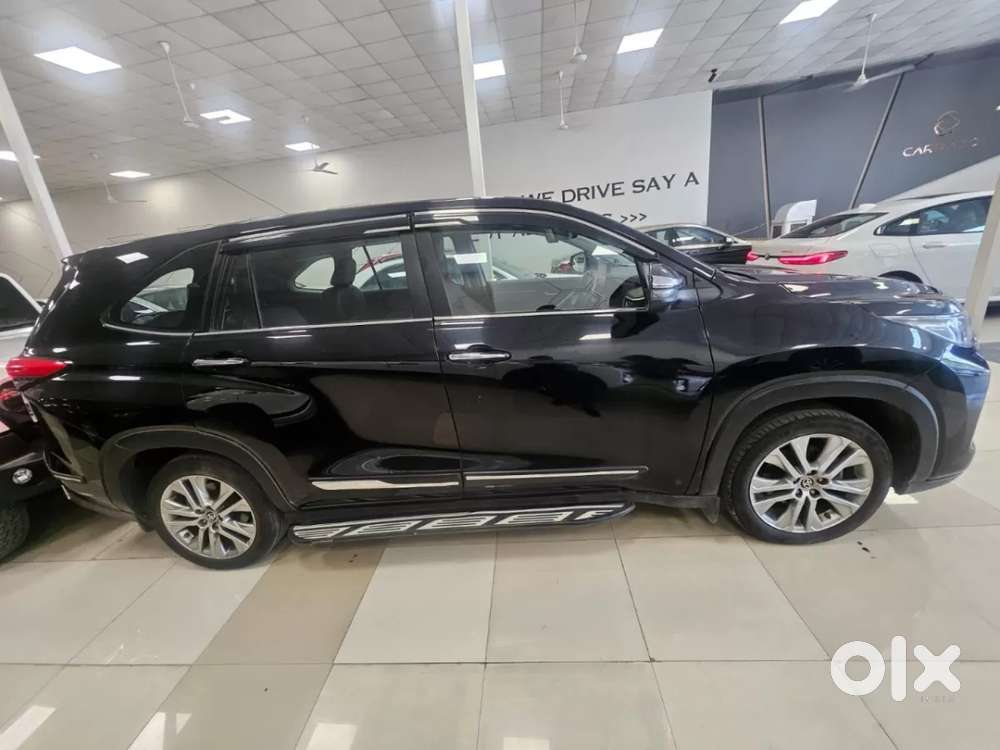 Toyota Innova Hycross 2.0 Zx (o) Hybrid 7 Str, 2024, Petrol