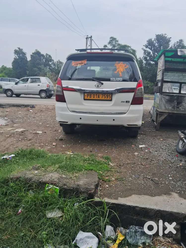 Toyota Innova 2015 Diesel Well Maintained