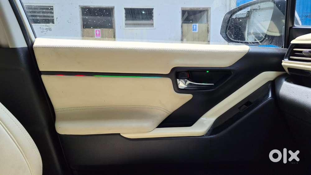 Toyota Innova Hycross 2.0 Vx Hybrid 7 Str, 2024, Petrol