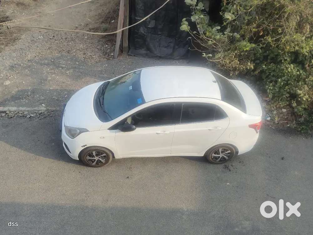 Hyundai Xcent विकली आहे