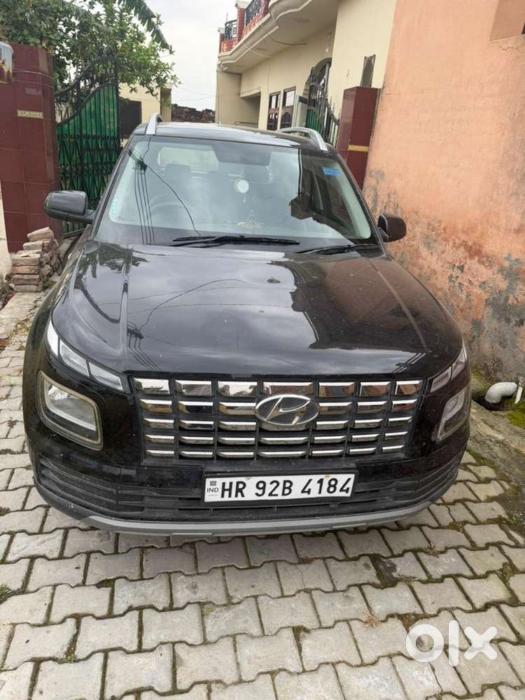 Hyundai Venue 2024 Petrol Good Condition