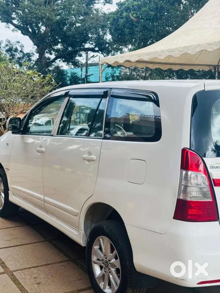 Toyota Innova 2.5 2014