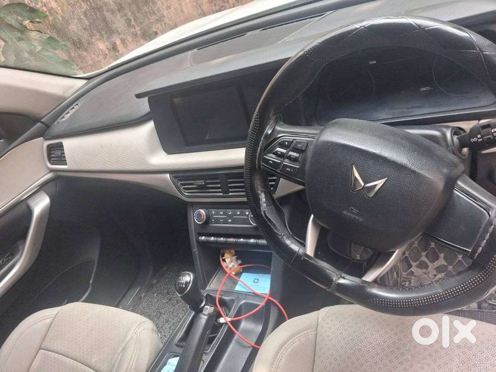 Mahindra Xuv700 Mx Diesel Mt 5 Str (e), 2023, Diesel