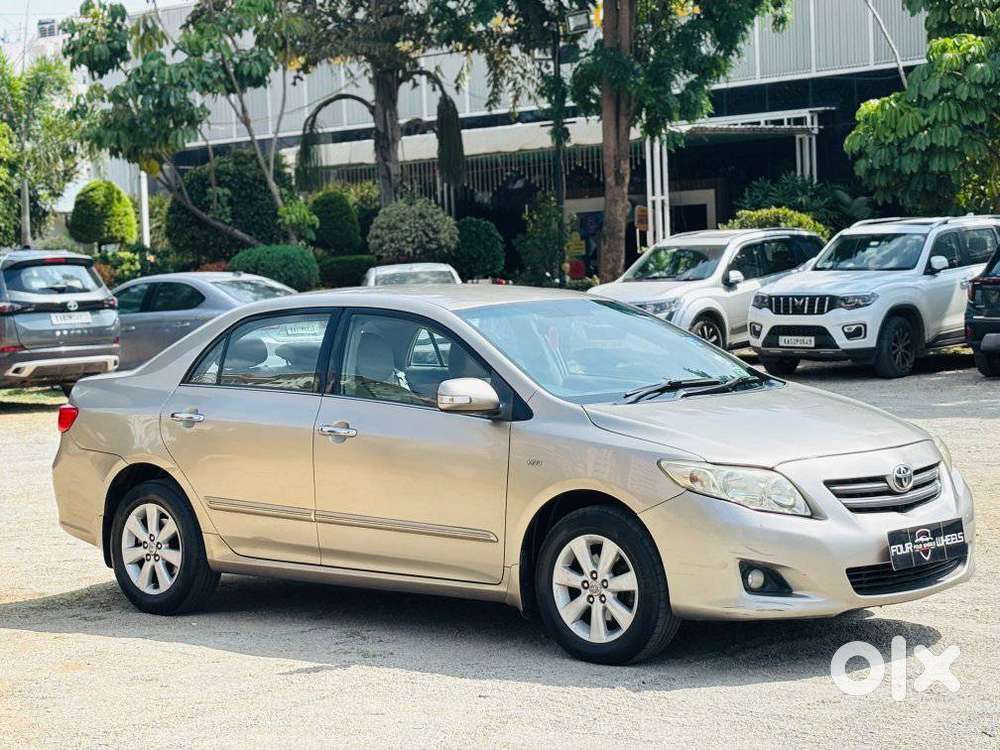 Toyota Corolla Altis 1.8 J, 2010, Petrol
