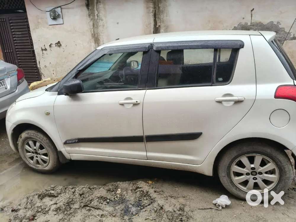 Good Condition And All Features Workings
