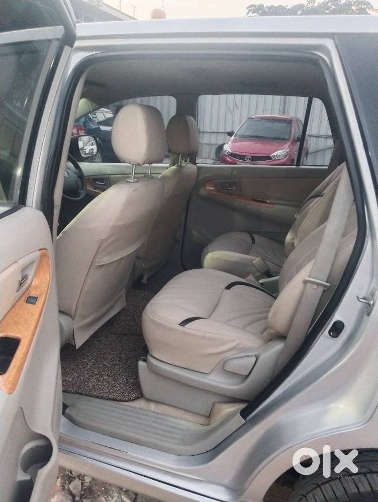 Toyota Innova 2.0 Gx 8 Seater, 2011, Diesel