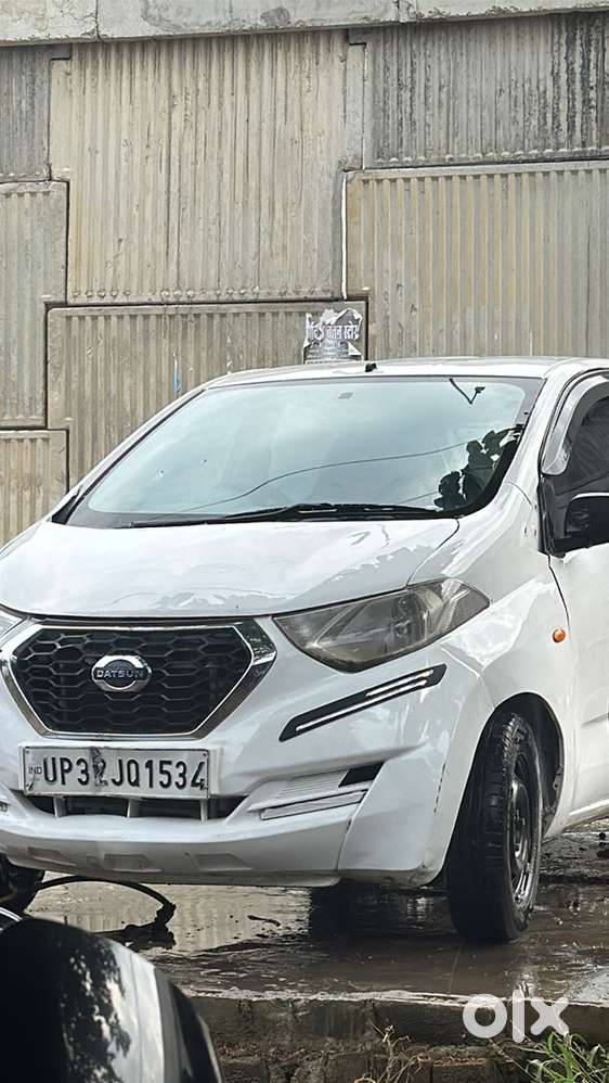 Datsun Redi Go Weight Colour