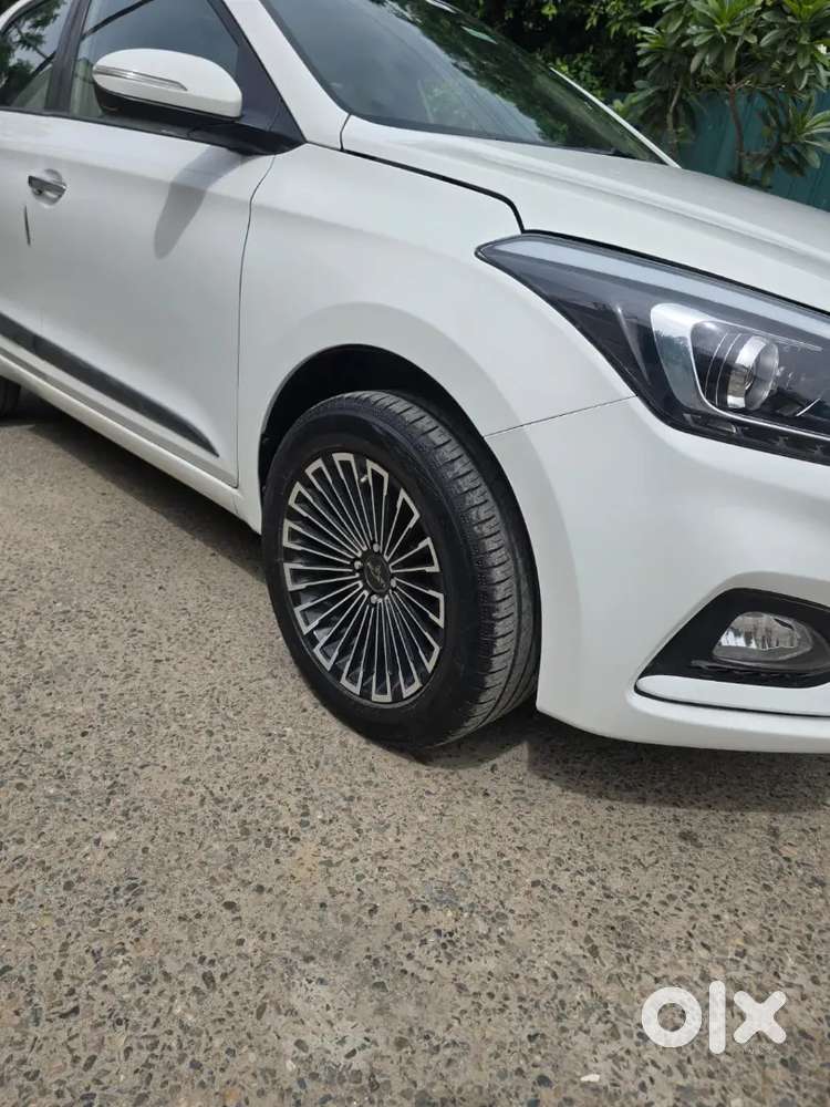Hyundai I20 Petrol Best In Class 100%genuie Car Less Driven .