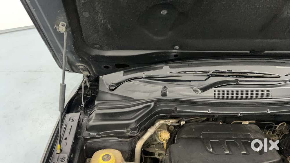 Mahindra Xuv300 W8 Option, 2022, Petrol