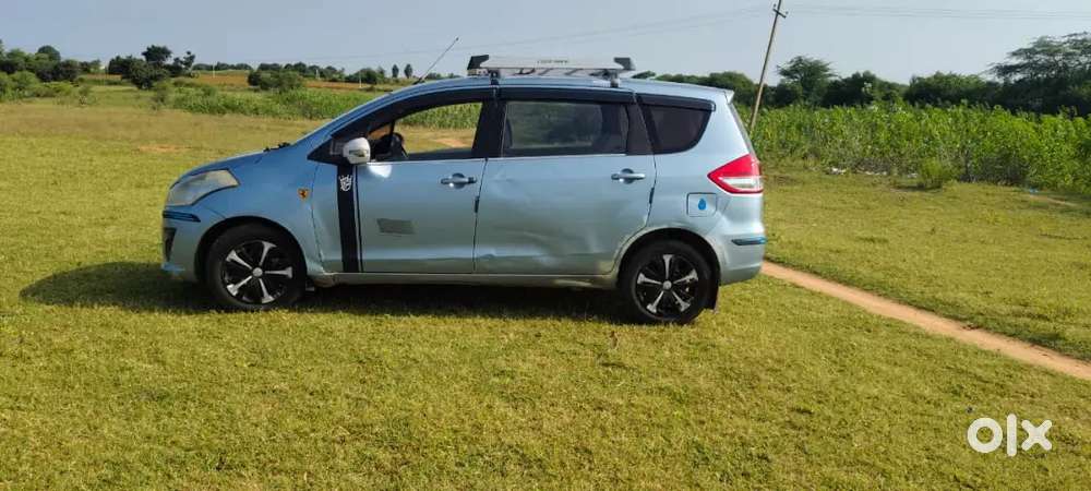 Maruti Suzuki Ertiga 2012 Diesel 235000 Km Driven