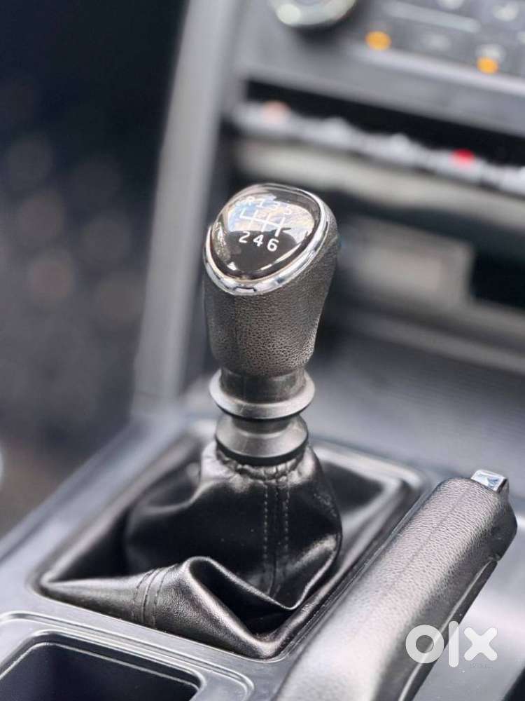 Mahindra Xuv700 2.0 Mx Petrol Mt 5 Str, 2022, Petrol