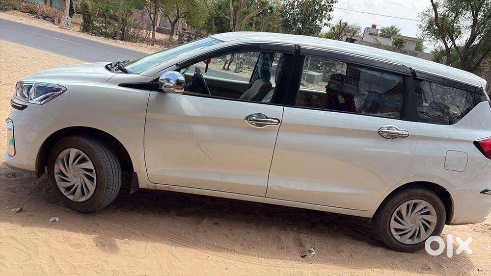 Maruti Suzuki Ertiga 1 Petrol 14000 Km Driven