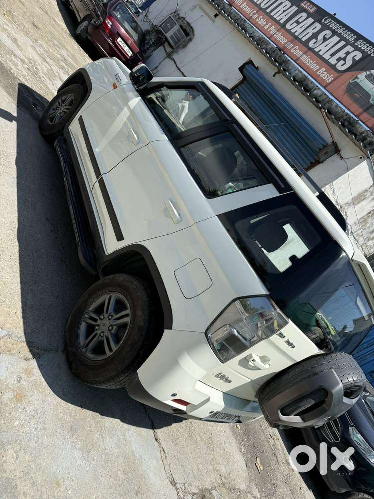 Mahindra Tuv 300 T10, 2019, Diesel