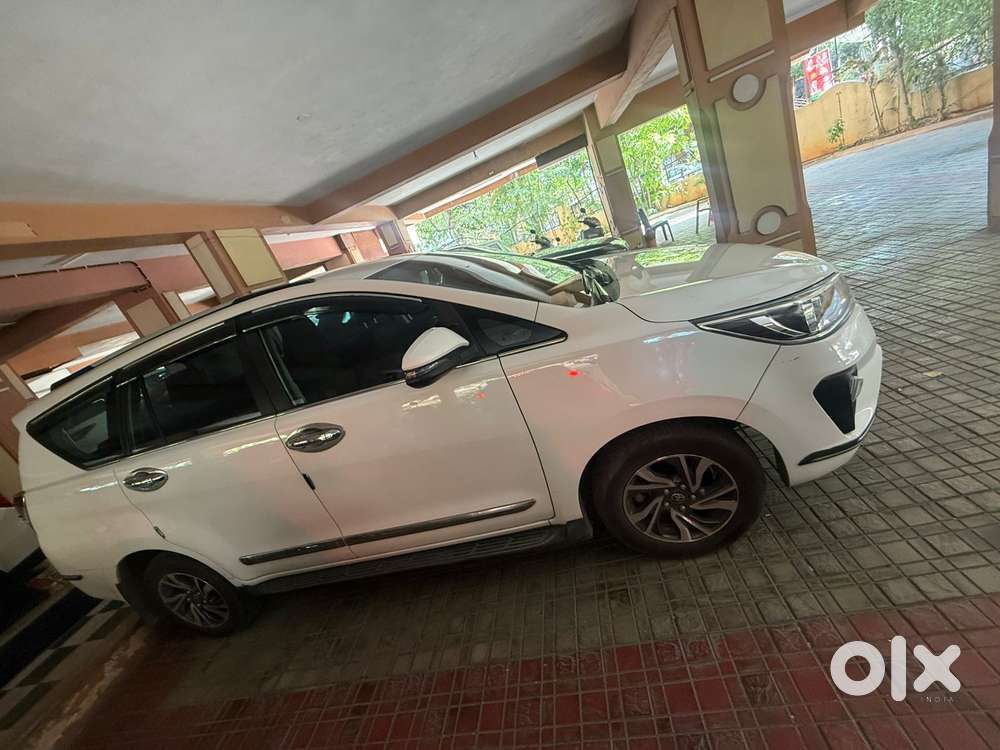 Toyota Innova Crysta 2.4 G Mt, 2022, Diesel