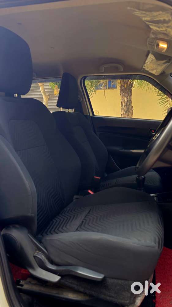 Maruti Suzuki Swift 1.2 Vxi Glory Edition, 2023, Petrol