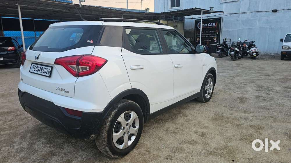 Mahindra Xuv300 1.2 W6 Amt Petrol, 2023, Petrol