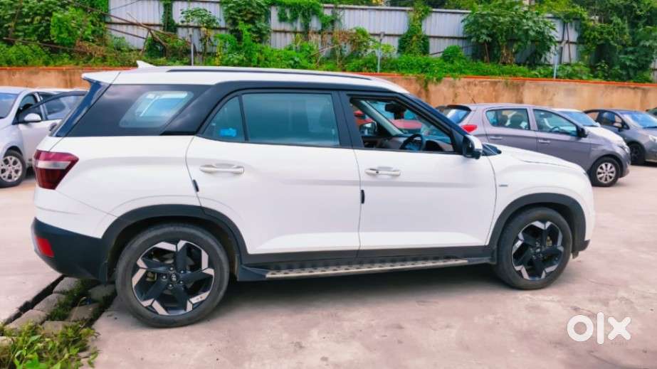 Hyundai Alcazar 2.0 Platinum (o) Petrol At 7 Str, 2022, Petrol