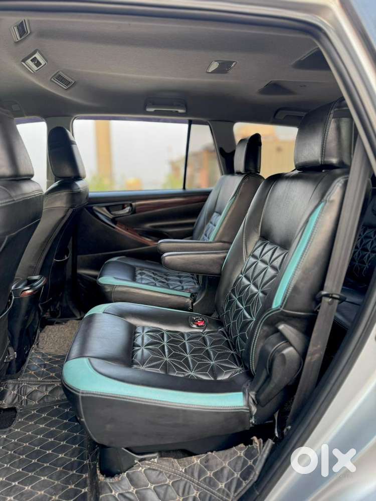 Toyota Innova Crysta 2.8 Gx At 8 Seater, 2016, Diesel