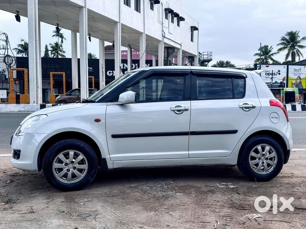 2011 Maruti Suzuki Swift Zxi Full Option Type 1 Last