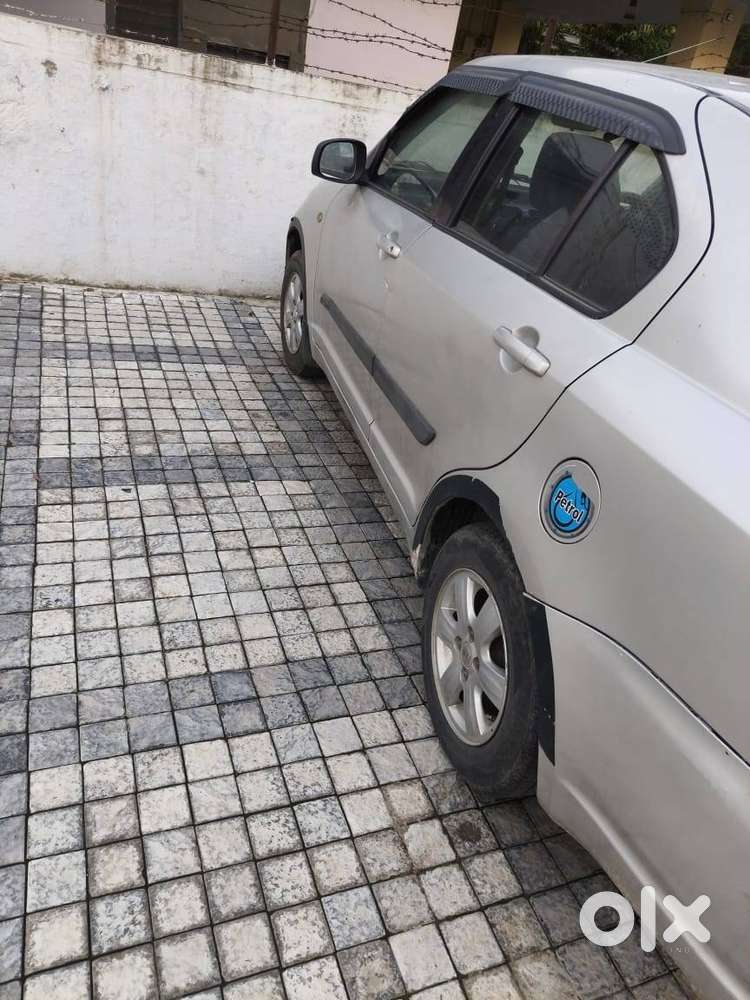 Maruti Suzuki Dezire Zxi 2009  Petrol-cng  Pilibhit/bly.