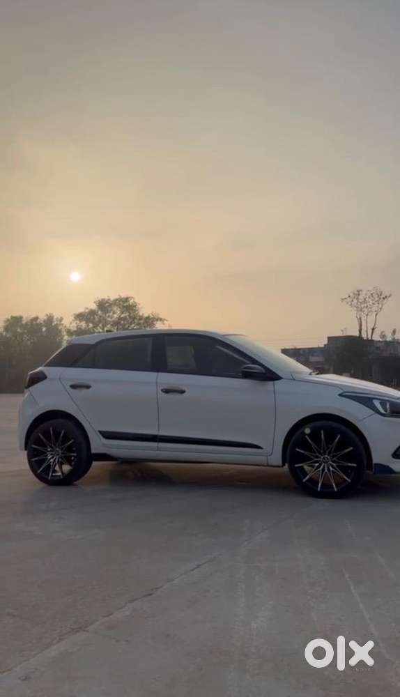 Hyundai I20 Asta Opt Top Model Push To Start With 52000 Km Driven